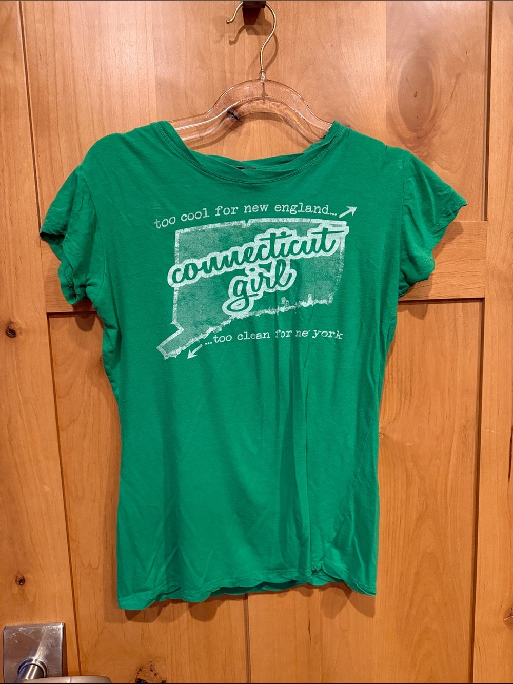 URBAN OUTFITTERS | Connecticut Girl Graphic Tee - Green